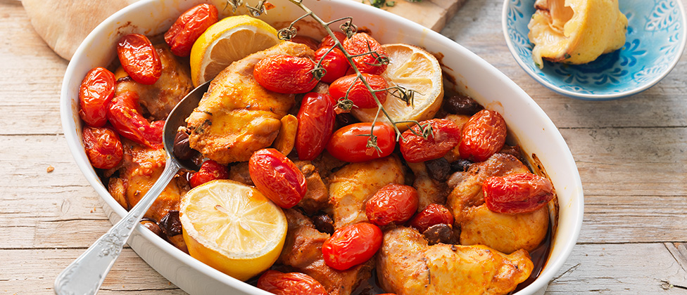 Poulet à l’harissa, olives et pois chiches