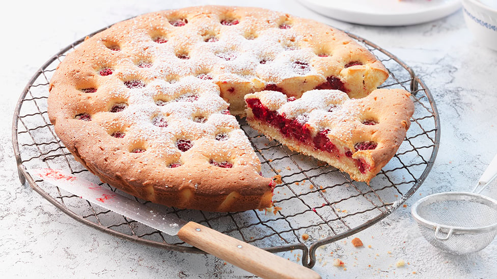 Raspberry cake with rosemary