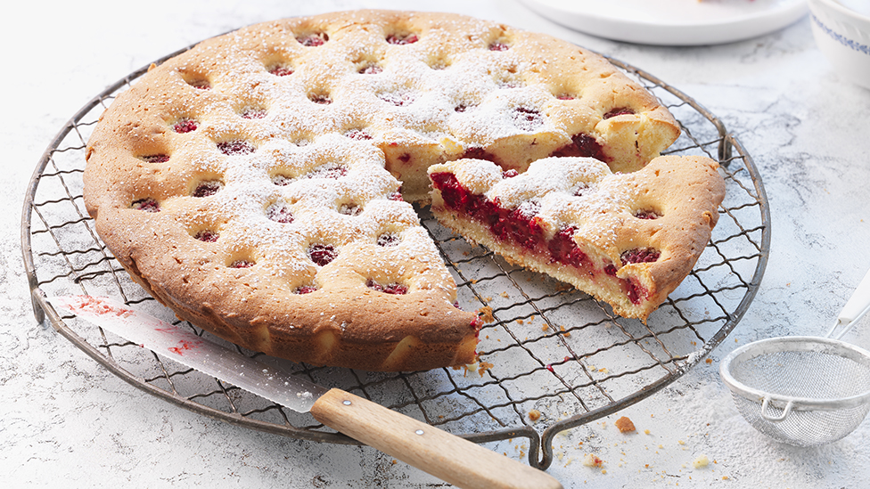 Tarte aux framboises et au romarin