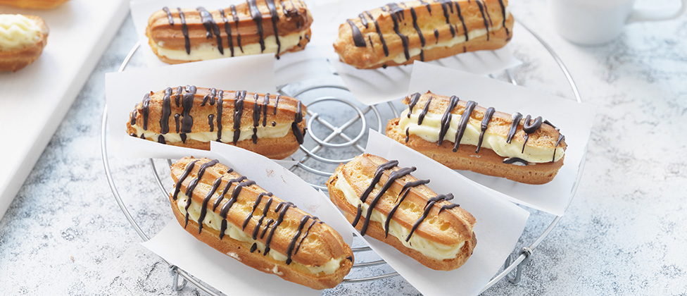 Eclairs with vanilla cream