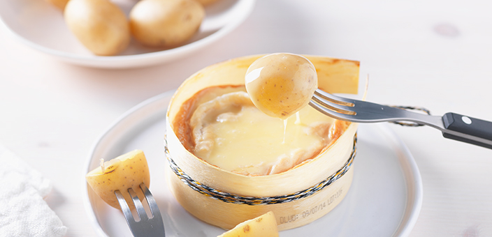 Oven-baked Époisses fondue