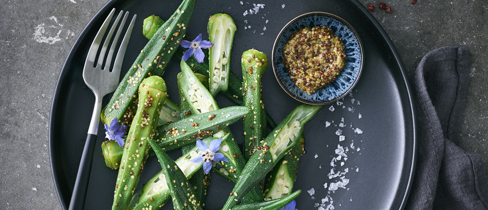 Okra pods with mustard