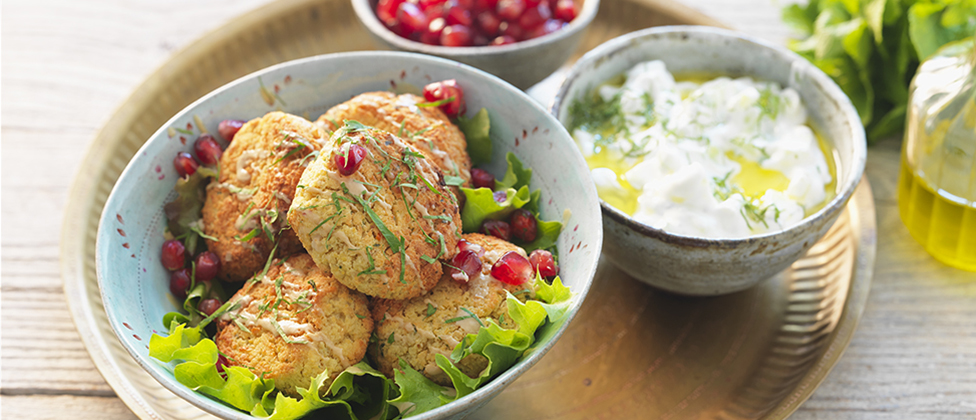 Yoğurt soslu falafel