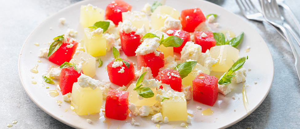 Melone con feta e basilico