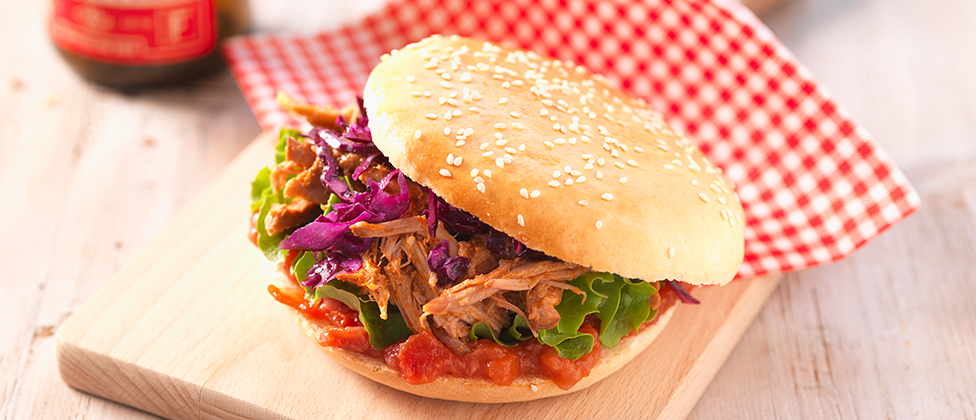 Pulled pork burgers with tomato and plum chutney