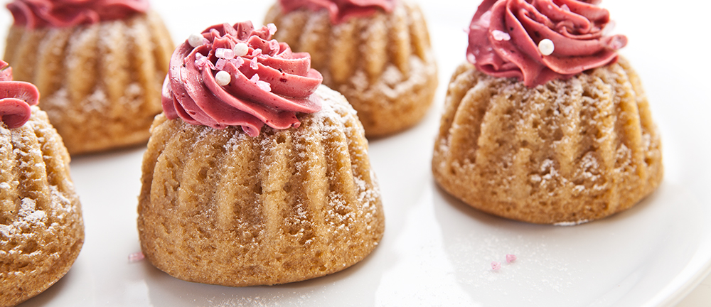 Chestnut cupcakes with an elderberry topping