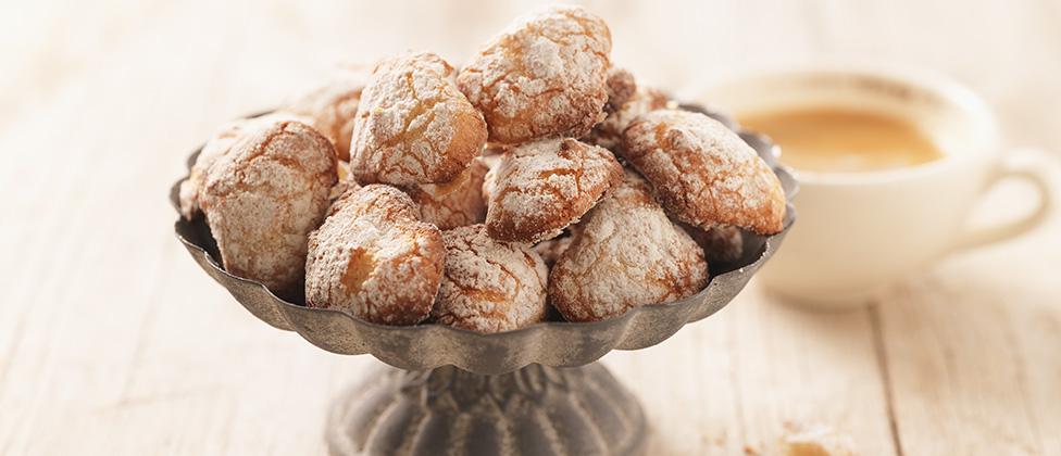 Amaretti biscuits