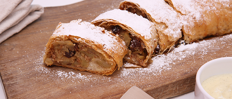 Apfelstrudel met vanillesaus