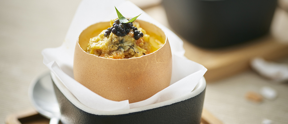 Steamed egg with hairy crab roe